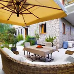 - Charme Apartman *
